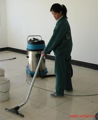 平頂山保潔服務(wù)的專(zhuān)業(yè)標(biāo)桿 藍(lán)天藍(lán)物業(yè)的清洗與保潔解決方案