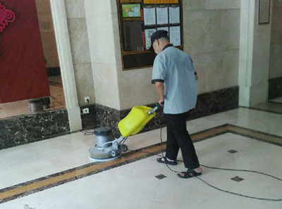 工廠(chǎng)保潔全攻略 如何高效實(shí)施清洗與保潔服務(wù)